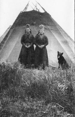 Attestupa : Att Korsa Den Flod Som Kommer Dränka Oss Alla